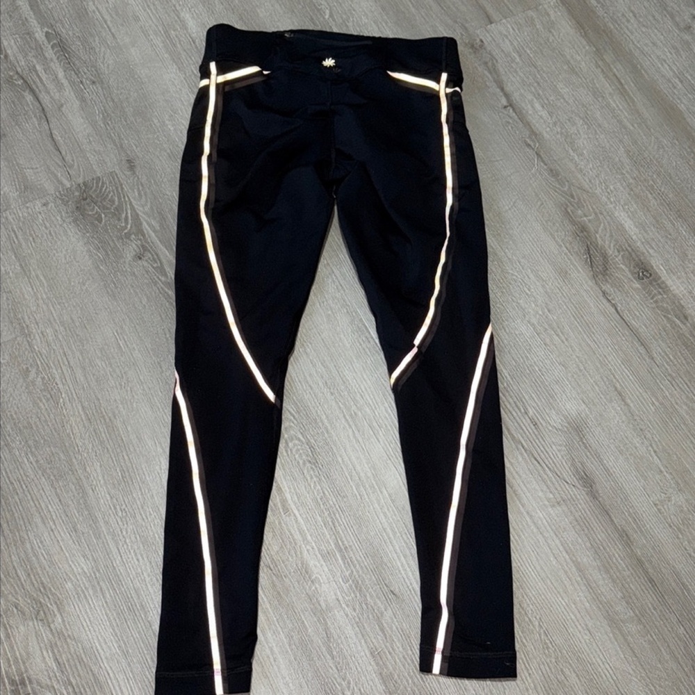 Athleta Reflective Stride Compression Workout Run… - image 6